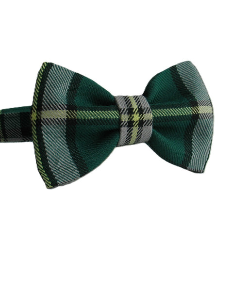 Green plaid Cape Breton tartan bow tie on a white background