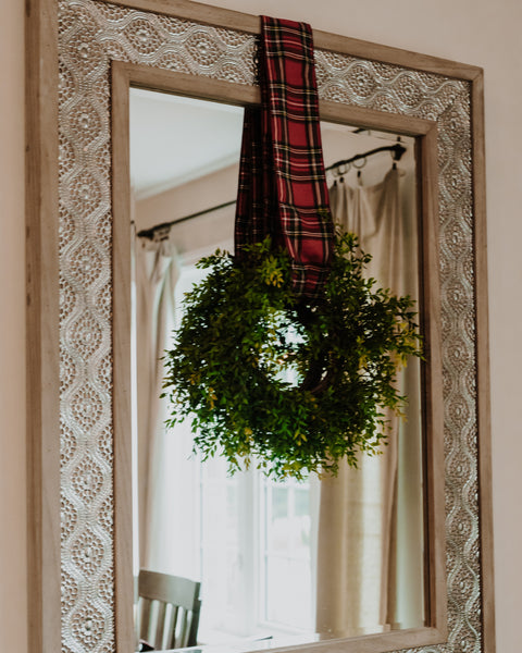 green wreath with royal stewart tartan ribbon