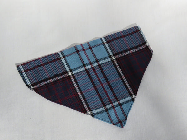 Foulard tartan de l’ARC, un cadeau de l’ARC