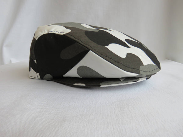 Casquette plate camouflage noire et grise
