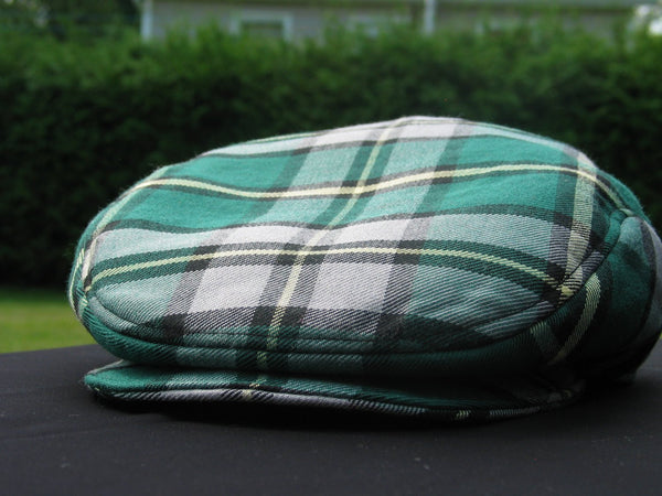 Casquette plate en tartan du Cap-Breton