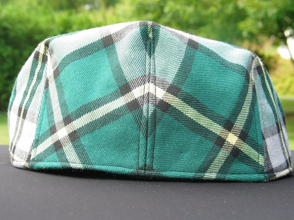 Casquette plate en tartan du Cap-Breton