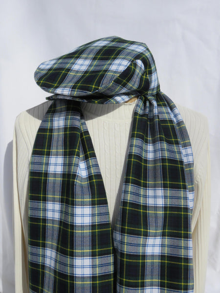 Robe Gordon Tartan Ensemble casquette plate et écharpe