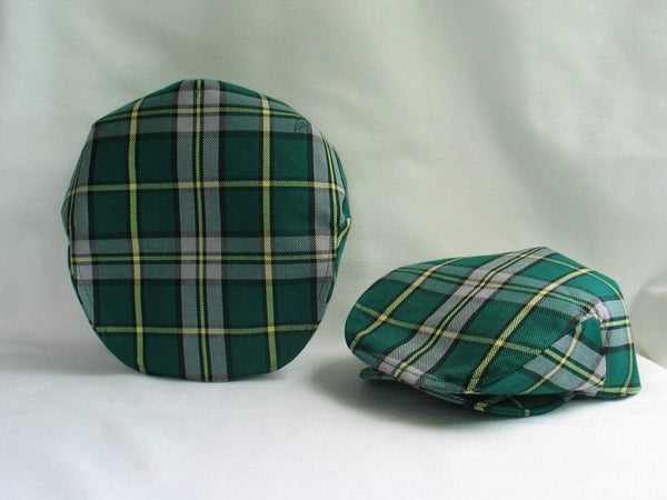 Chapeaux tartan du Cap-Breton père et fils