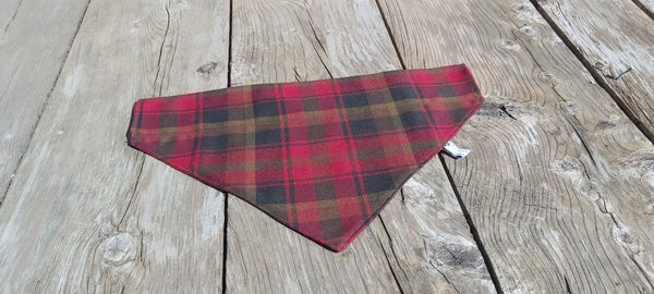 Dog Bow Tie in Maple Leaf Tartan