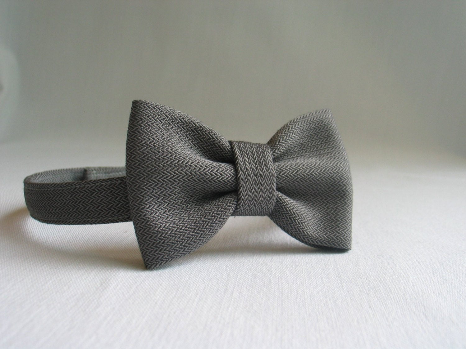 Light Gray Herringbone Bow Tie-Taylors Tartans