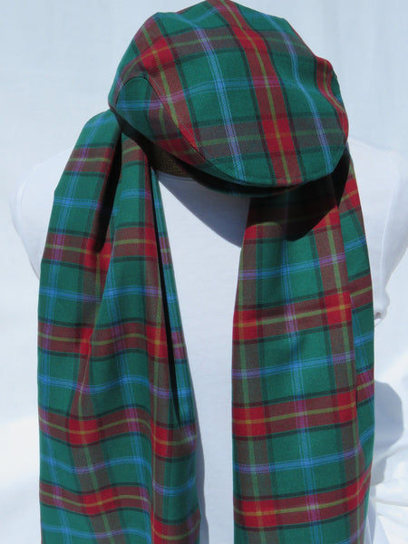 Ensemble casquette plate et écharpe en tartan du Manitoba