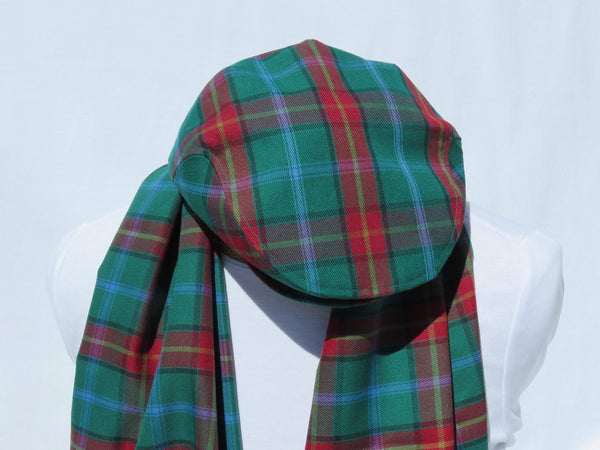 Ensemble casquette plate et écharpe en tartan du Manitoba