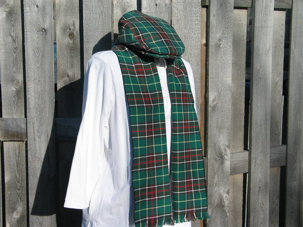 Écharpe et casquette plate en tartan de Terre-Neuve