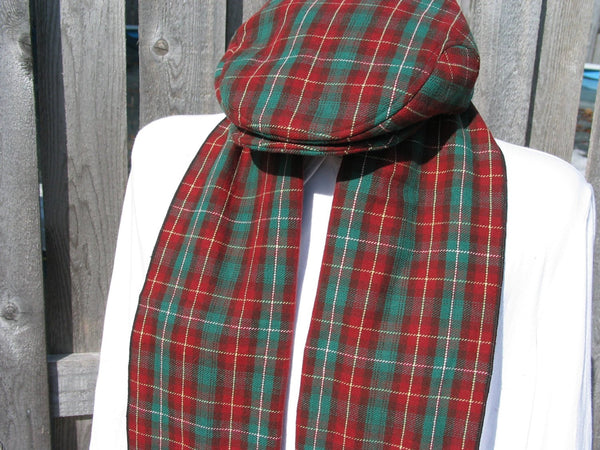 Ensemble casquette plate et écharpe tartan de l'Île-du-Prince-Édouard